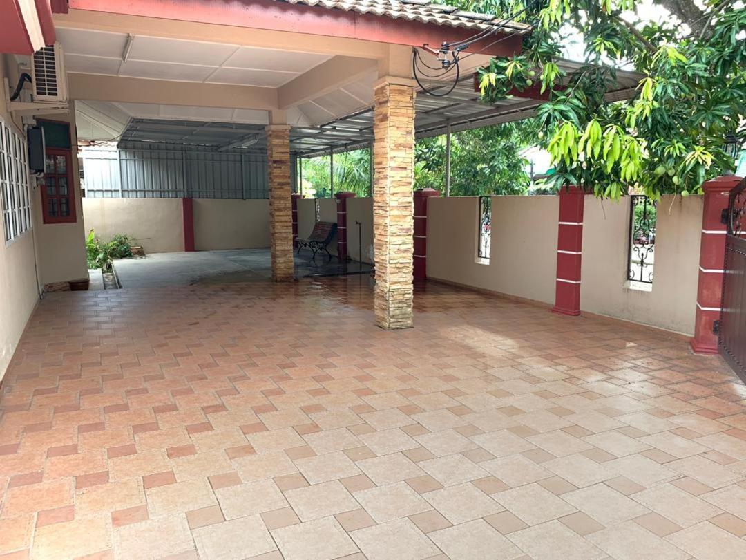 Villa Ctzee Malacca Exteriör bild